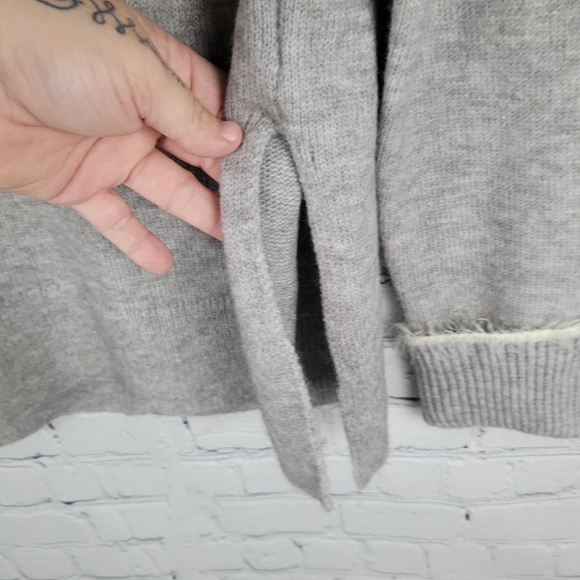 HEM & THREAD | v-neck long sleeve eyelash knit detail pullover sweater - Picture 3 of 8